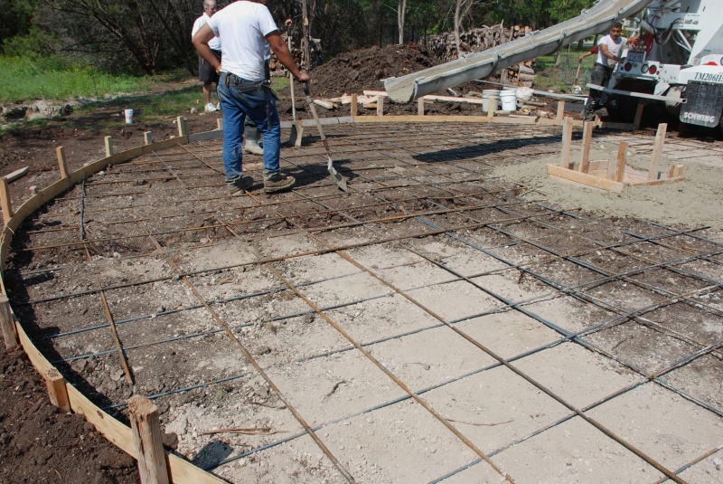 2010/05(May)/Firepit construction/800x600_2010-05-29-60 Firepit Construction.jpg